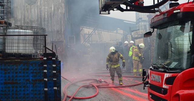 İstanbul Tuzla&#039;da fabrika yangını