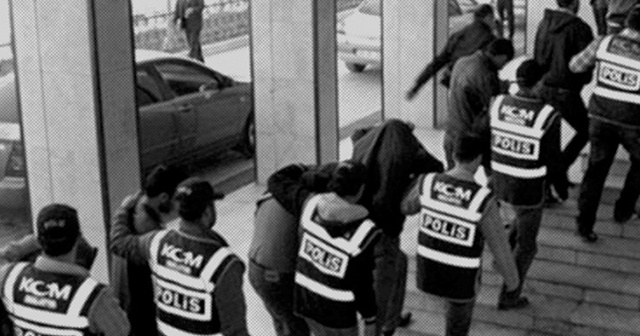 İzmir merkezli PKK/KCK operasyonu: 25 gözaltı kararı