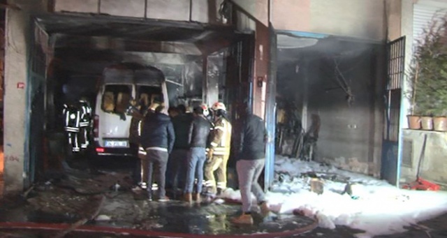 Kağıthane’de otomobil tamirhanesinde yangın