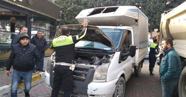 Kamyonet hırsızları ile polis arasındaki nefes kesen kovalamaca