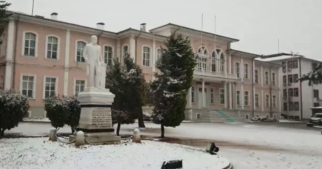 Kar; kazaları da beraberinde getirdi