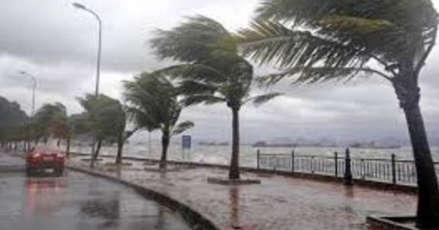 Kıbrıs&#039;ı fırtına ve sel vurdu, 1 kişi hayatını kaybetti