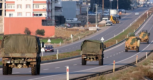 Komandolar ve askeri araçlar Kilis'e gidiyor