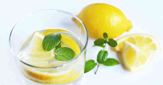 Limonlu Su Faydaları Limonlu Su Ne İşe Yarar Zayıflatır Mı