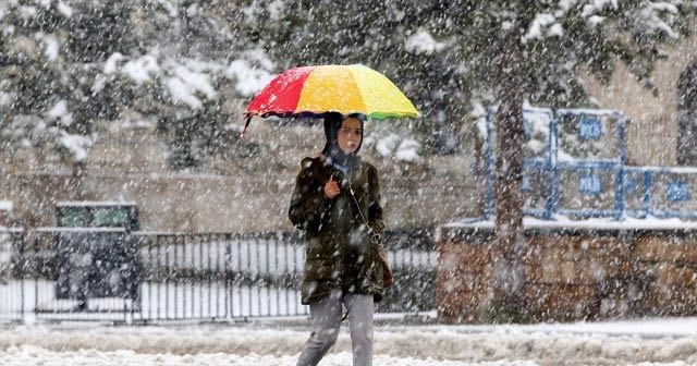 Meteoroloji tarih verdi... İstanbul&#039;a kar geliyor