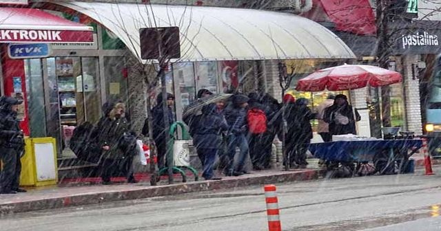 Meteoroloji uyarı üstüne uyarı yayınlamıştı! Ve o ilimizde kar yağışı başladı