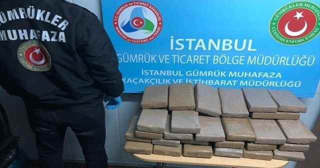 Muz yüklü gemiden 16 milyonluk kokain çıktı