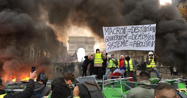 Paris sıktı, İstanbul&#039;u pazarlayın