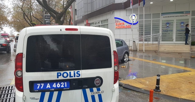 Son Dakika... Yalova Belediyesi&#039;ne silahlı baskın