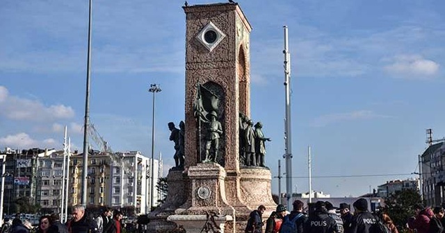 Taksim Meydanı&#039;na çıkan yollar kapatıldı