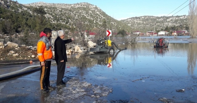 200 ev sular altında kaldı