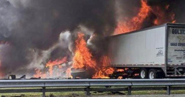 ABD’de feci kaza: 5’i çocuk 7 ölü