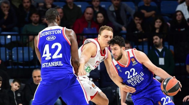 Anadolu Efes, Bayern Munih&#039;e patladı