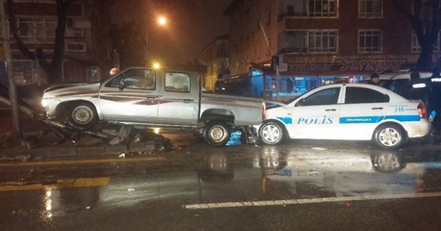 Ankara&#039;da polis-şüpheli kovalamacası kazayla bitti