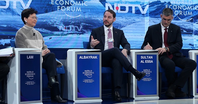 Bakan Albayrak&#039;tan Davos&#039;ta önemli açıklamalar