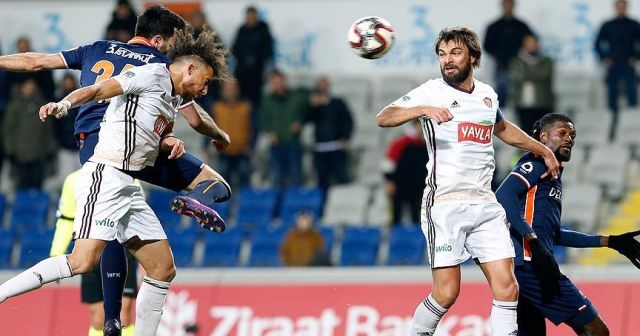 Başakşehir kupada avantajı tek golle aldı