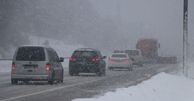 Bolu Dağı geçişi Ankara yönünde ulaşıma kapandı