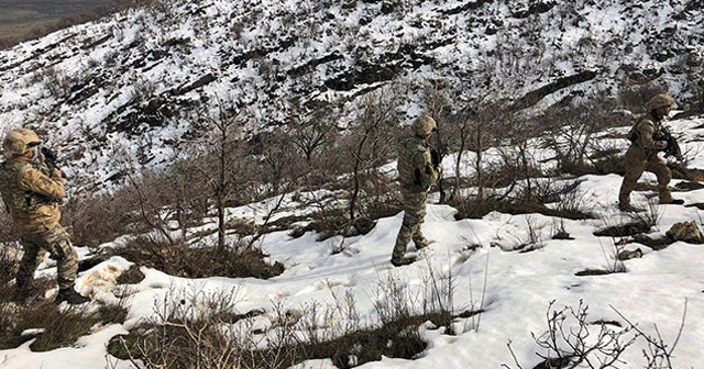 Diyarbakır&#039;da PKK&#039;lı teröristlerin kullandığı 8 sığınak bulundu