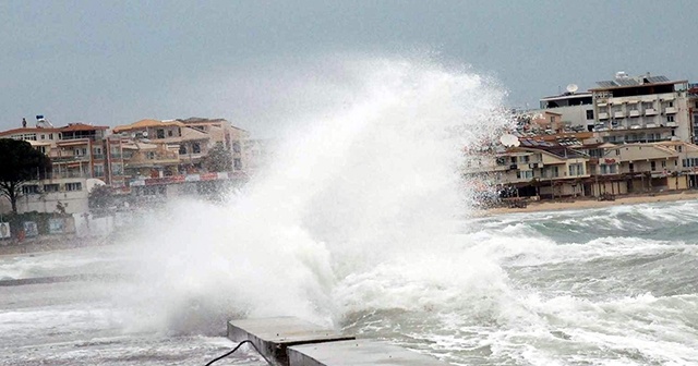 Egeliler dikkat! Meteoroloji&#039;den fırtına uyarısı