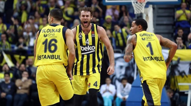 Fenerbahçe Beko, Zalgiris&#039;e patladı