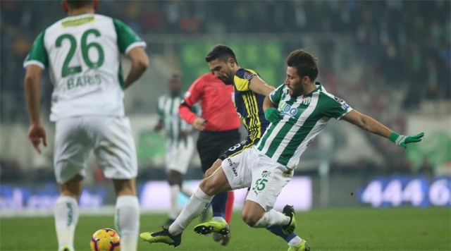 Fenerbahçe Bursaspor&#039;la 1-1 berabere kaldı