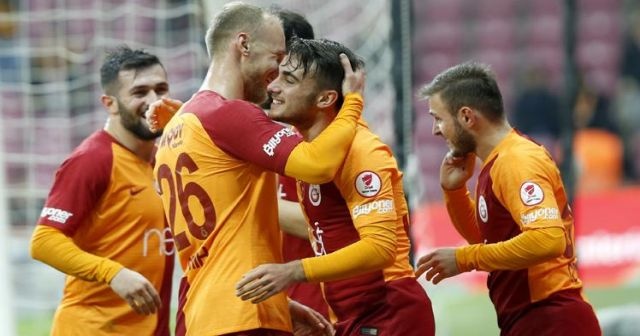 Galatasaray şovla turladı