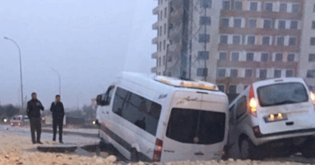 Gaziantep&#039;te yol çöktü, 13 kişi yaralandı