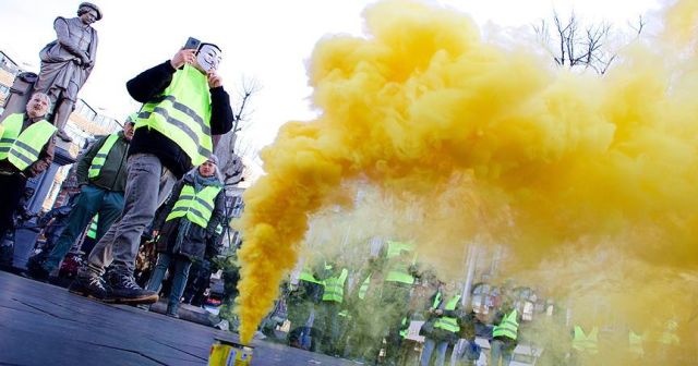 Hollanda'da 'sarı yeleklilerden' sekizinci eylem