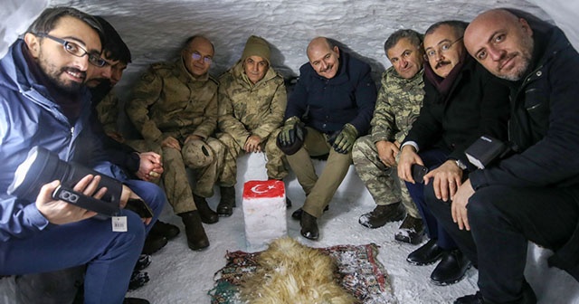 İçişleri Bakanı Soylu, yeni yıla Mehmetçik&#039;le birlikte girdi