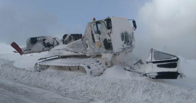 Kayak merkezinde mahsur kalan 200 kişi kurtarıldı