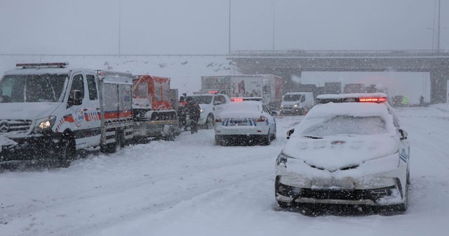 Kayseri&#039;de ulaşıma kar engeli