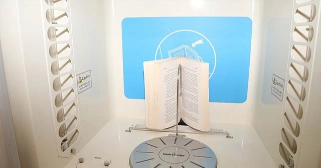Kitaplar 'duş'a giriyor güzel kokuyor