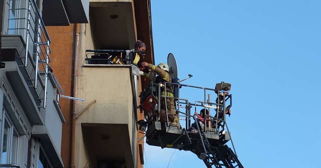 Maltepe&#039;de yangın! 4 çocuk kurtarıldı