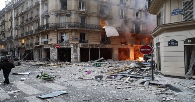 Paris&#039;te patlama: 4 kişi hayatını kaybetti