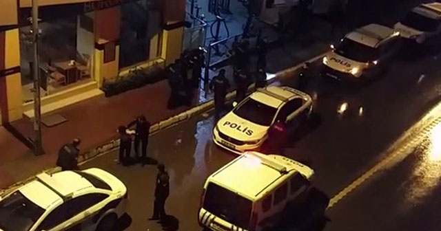 Pendik&#039;te 1&#039;i kadın 2 hırsız, polis ekiplerince kıskıvrak yakaladı