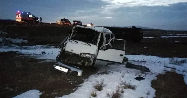 Son Dakika... Aksaray'da öğrenci servisi ile minibüs çarpıştı: 21 yaralı