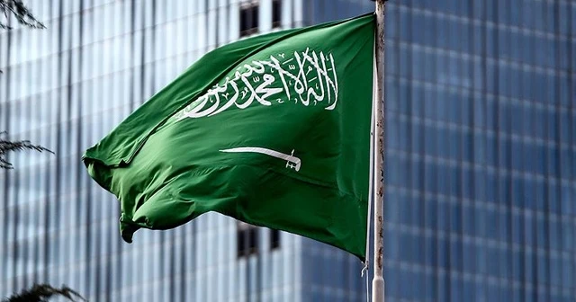 Suudi Arabistan'da yeni bakanlar yemin ederek göreve başladı
