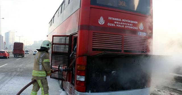 TEM&#039;de çift katlı otobüste yangın