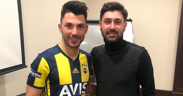 Tolgay Arslan imzayı attı! Fenerbahçe formasını giydi