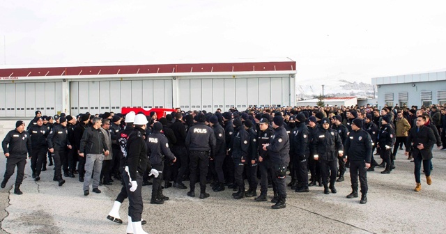 Trafik kazasında hayatını kaybeden polis memuru memleketine uğurlandı