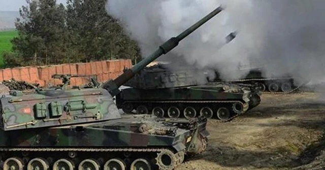 TSK Tel Rıfat'ta yuvalanan YPG/PKK'lı teröristleri obüslerle vurdu