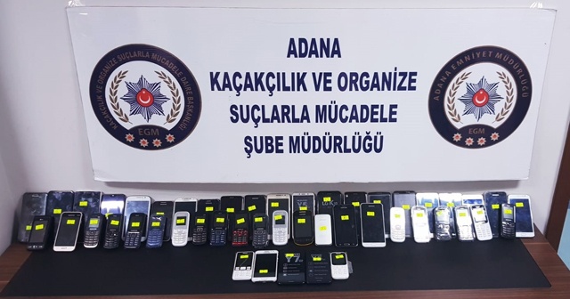 Adana&#039;da 102 kaçak cep telefonu ele geçirildi