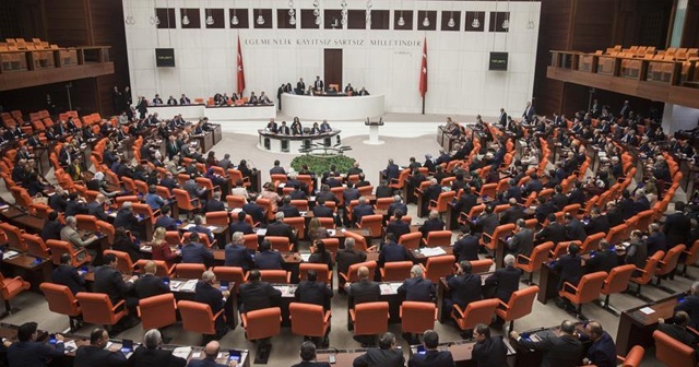 AK Parti&#039;nin sandalye sayısı 291&#039;e yükseldi