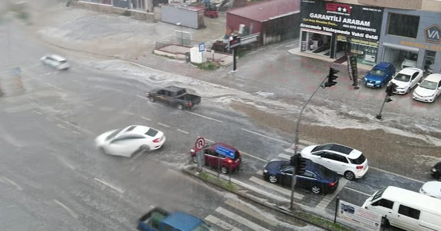 Alanya’da dolu hayatı olumsuz etkiledi