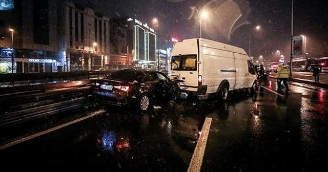 Bakırköy'de minibüsün çarptığı yaya hayatını kaybetti