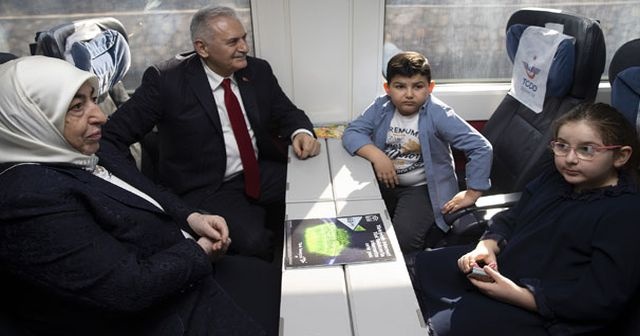 Binali Yıldırım İstanbul'a hızlı tren ile gitti