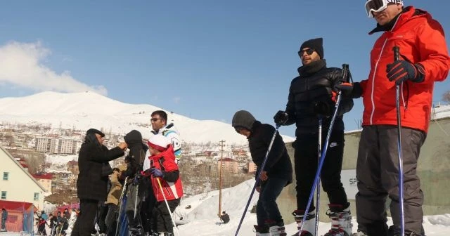 Bitlis’te kayak tesisleri doldu taştı