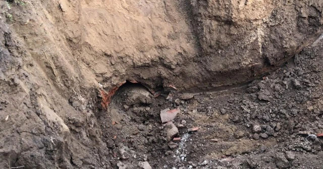 Çalışmalar durduruldu, yol yaparken lahit buldular