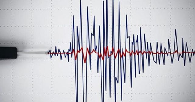 Endonezya&#039;da 5,2 büyüklüğünde deprem