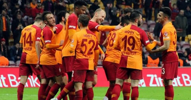 Galatasaray, Trabzonspor’u konuk edecek! Terim takımının başında